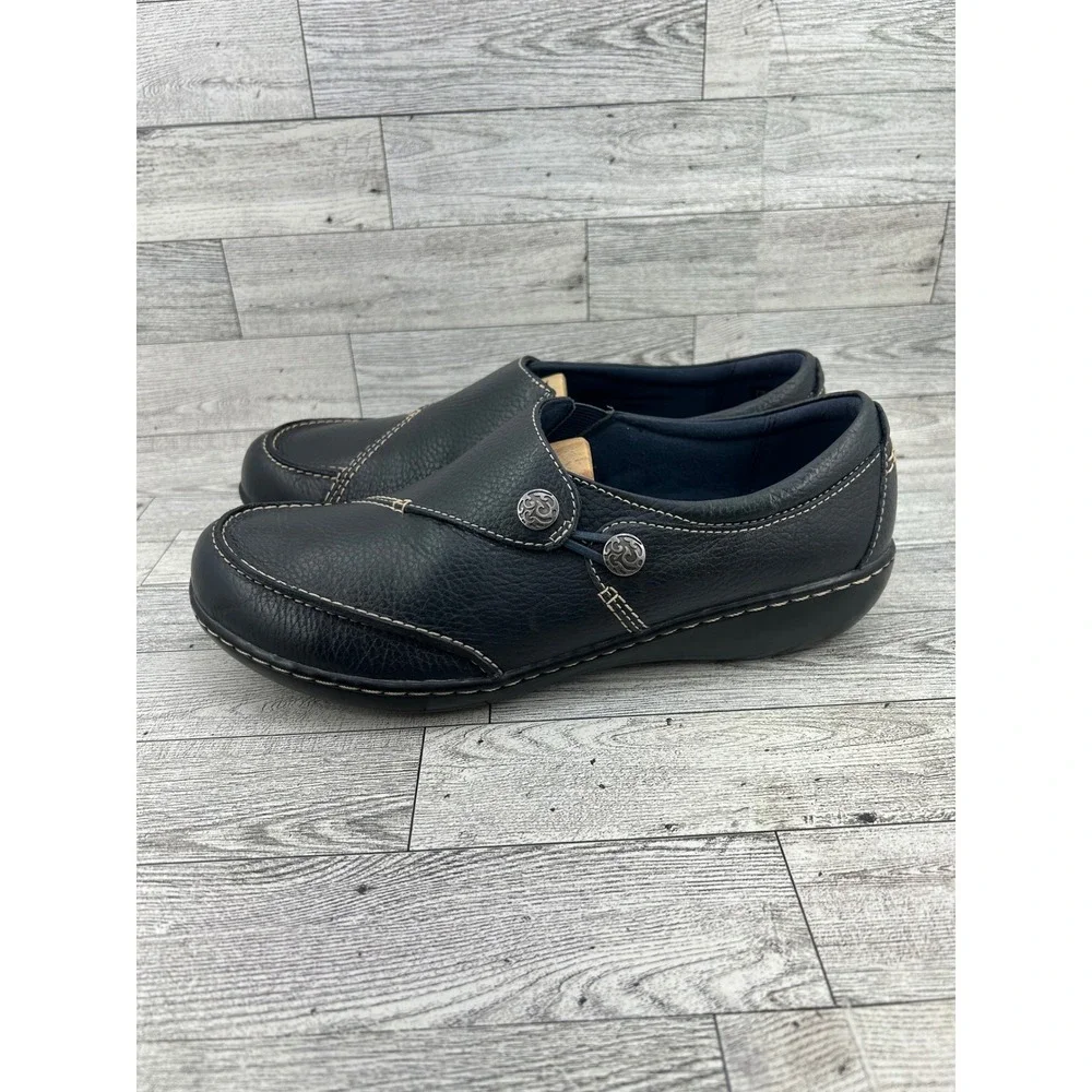 Clarks Collection Navy Leather Slip On Loafers Women 10W Ultimate Comfort Button